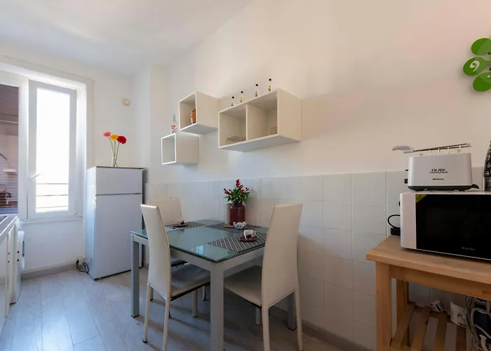 Lo Sguardo Sui Re Guest house 4*