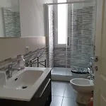 Lo Sguardo Sui Re Πανσιόν